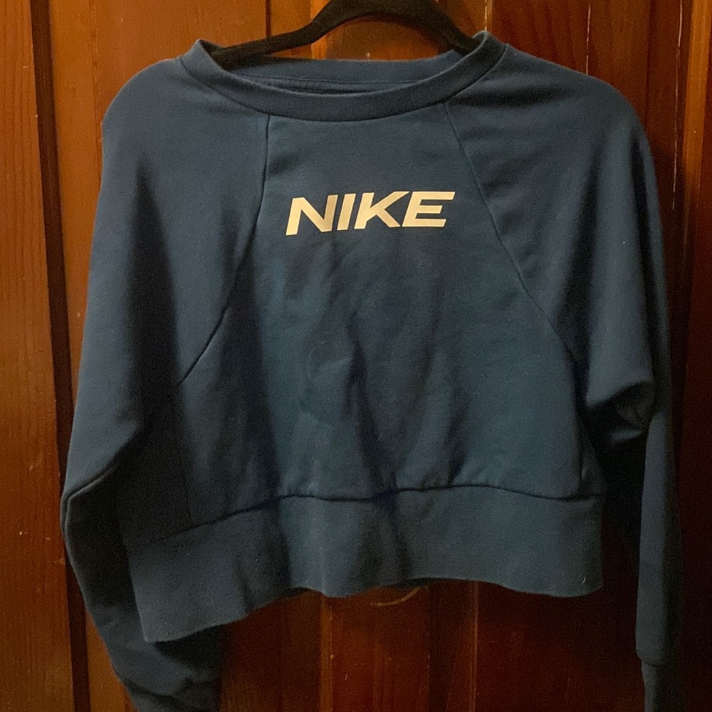 Nike crop top never worn